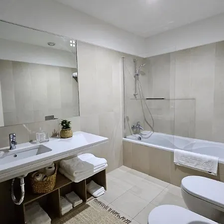 Downtown Bohemian Charm 푼샬