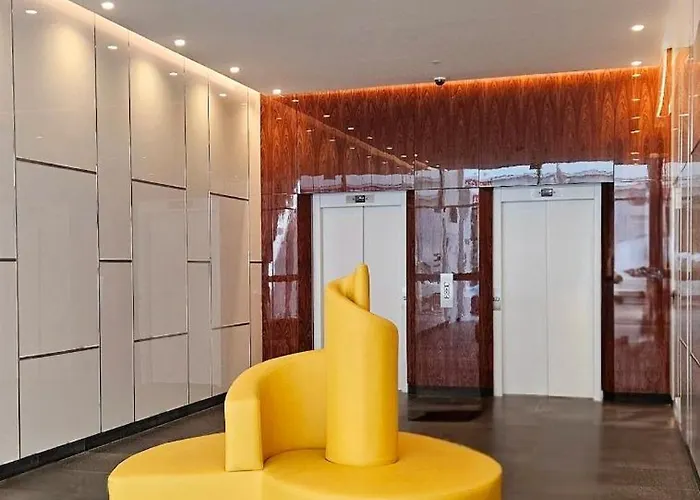 Downtown Bohemian Charm 푼샬